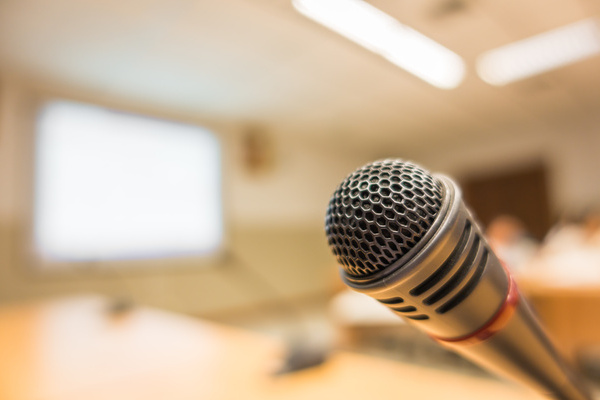 Neue Redezeitbegrenzung � Debattieren im 3 min-Takt?