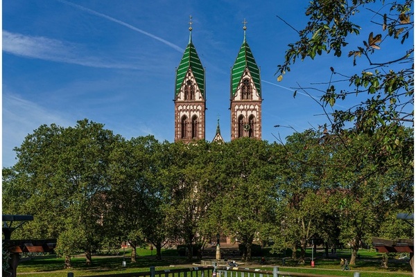 Messerverbotszone am St�hlinger Kirchplatz
